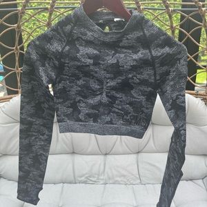 Gymshark Adapt Camo Seamless Long sleeve crop top size small